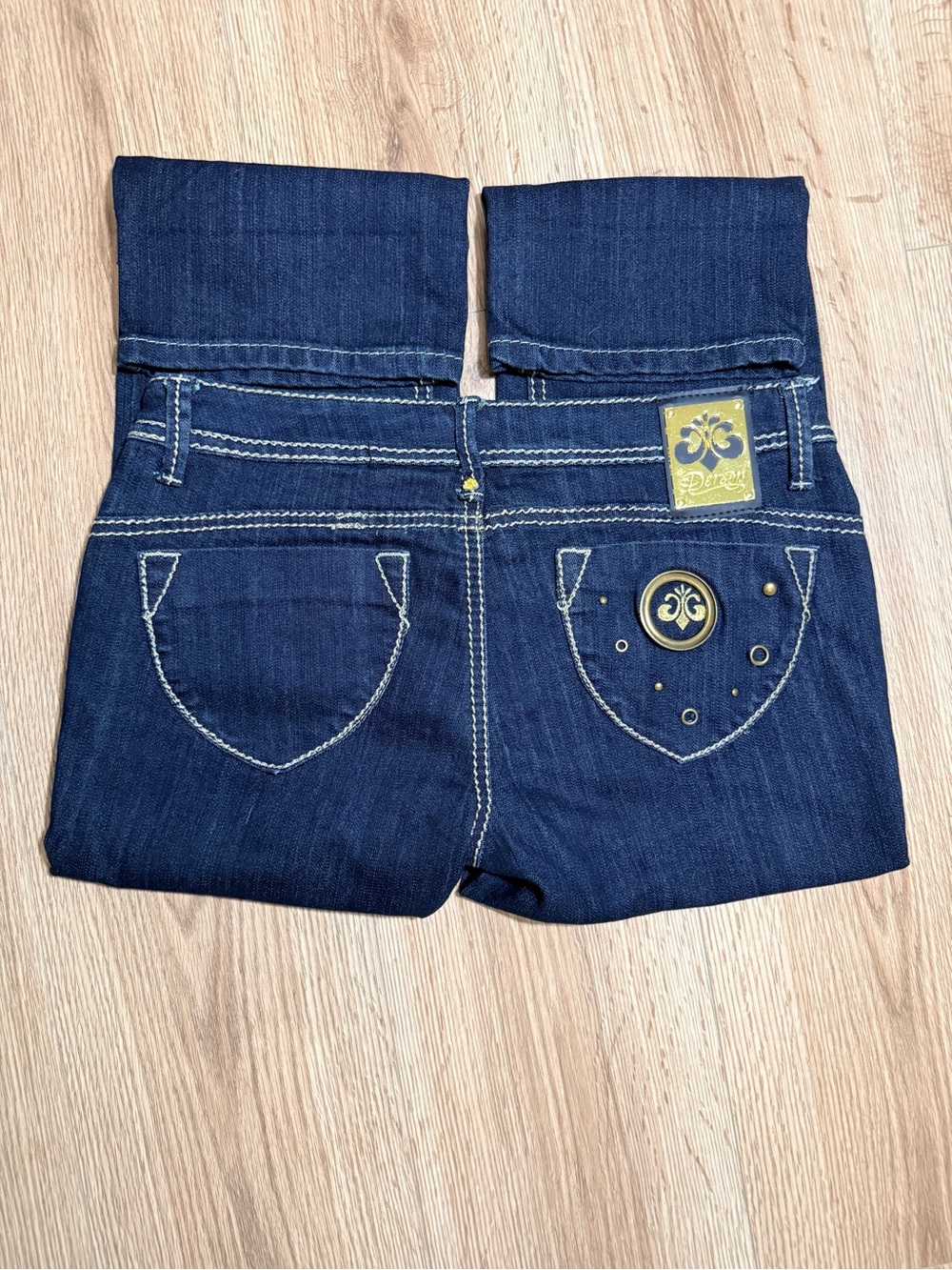 Dereon Indigo Denim Short Jeggings with Embellished Back Pockets